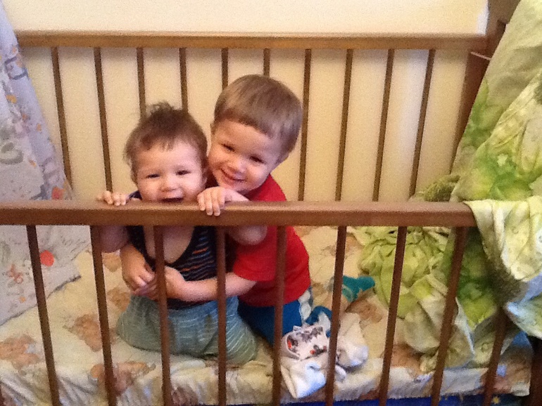 Мои мальчишки растут, теперь любят в обнимку стоять.