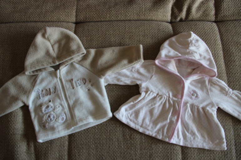 очень много фирменной одежды для девочки