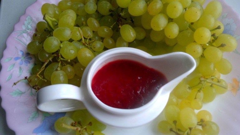 Запеченый глухарь в горчичном маринаде с клюквенным соусом