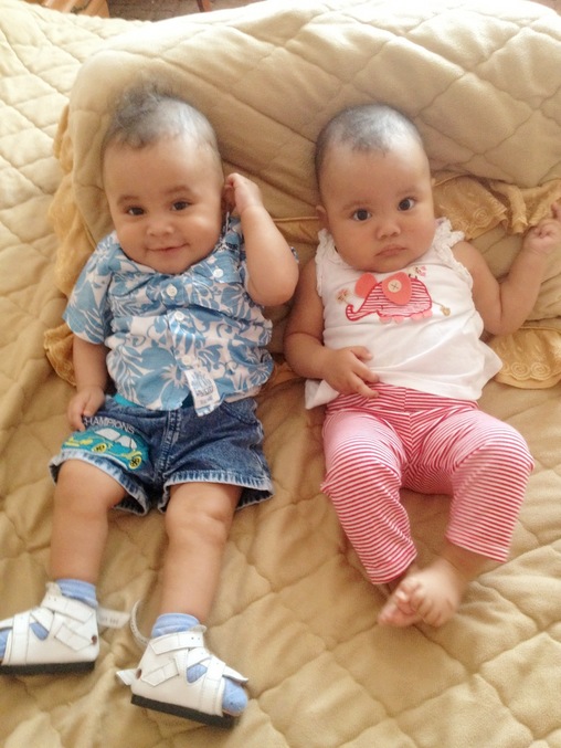 А нам сегодня годик!