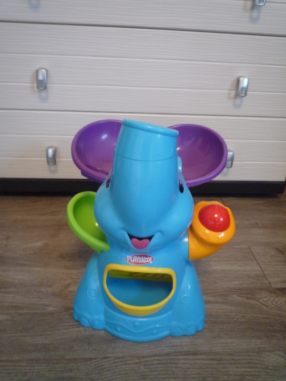 Наши игрушки от 8 месяцев и до года восьми месяцев