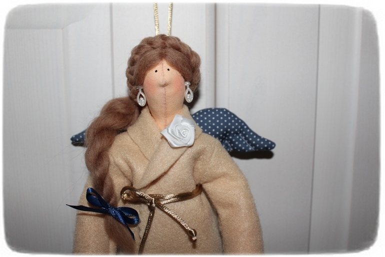 Хранительница ватных палочек для подруги.