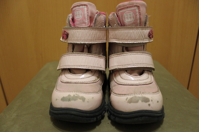 Обувь от 18 до 22 размера на девочку. Б\у и есть новые.