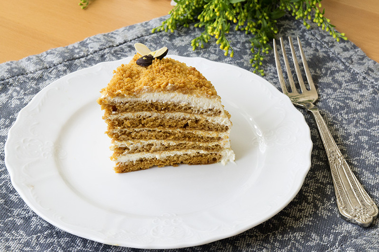 Всеми любимый "Медовик" - 1,6 кг