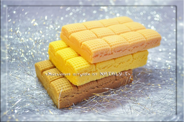 Новый год к нам мчится......)))