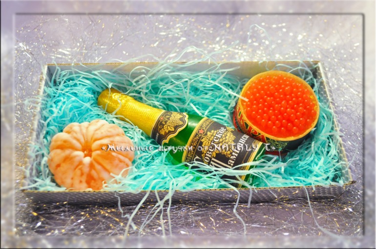 Новый год к нам мчится...))