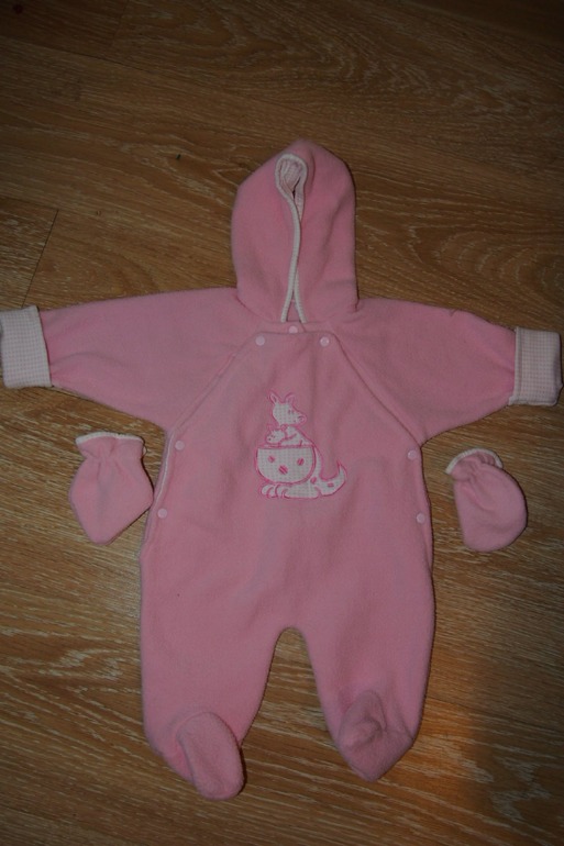 для девочки от рождения до 1,5 годика все сезоны