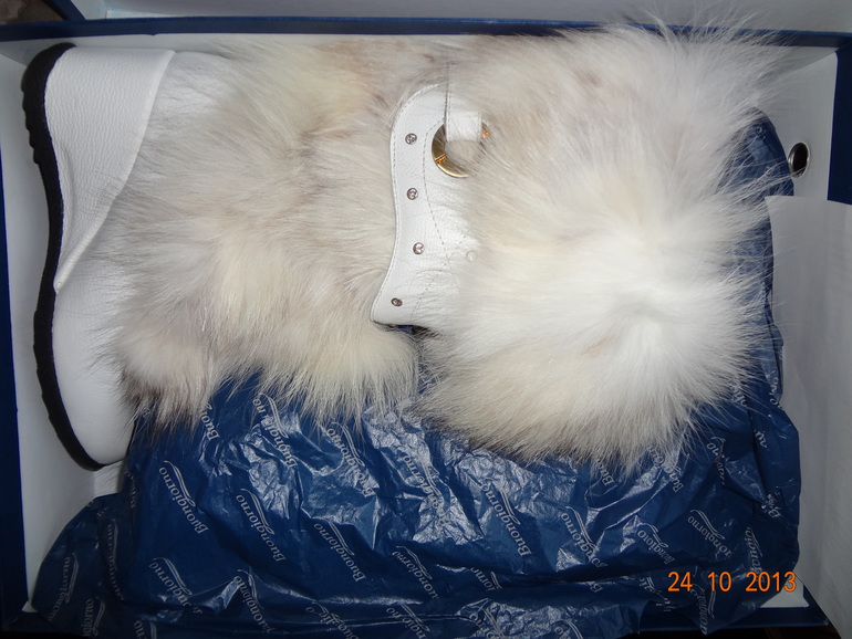 Зимние сапожки. Отделка мехом и стразами. 36 р-р. Москва,ЗАО