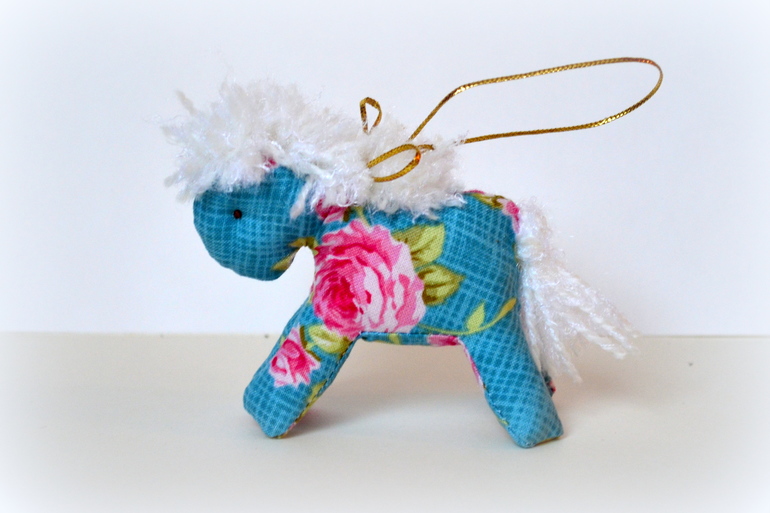 Новый год к нам мчится!))