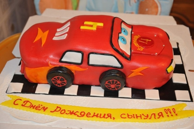 срочно продам торт Маквин 4 кг