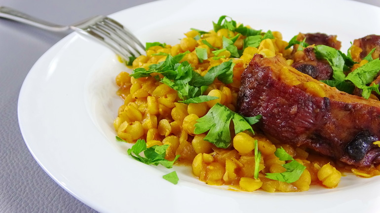 Какой гарнир к свиным ребрышкам. Рёбра свиные жареные на сковороде. Гарник к ребрам свиеым. Гарнир к ребрышкам. Какой гарнир к свиным ребрышкам.