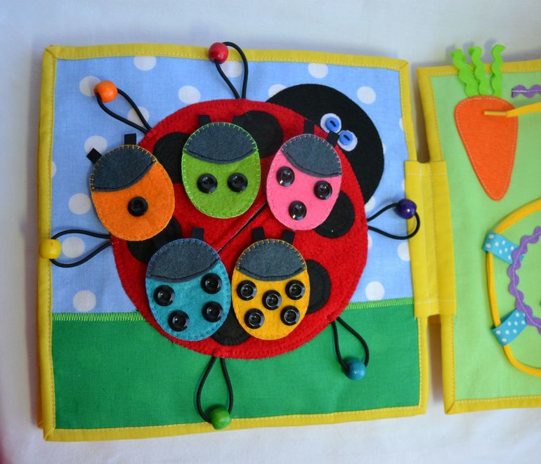 Именная развивающая книжечка)