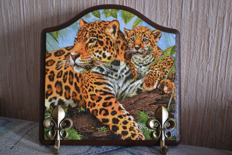 "Пятнистая" ключница...