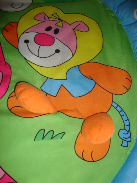 Новый развивающий коврик Toddler Basics для карапузиков.Цена 1700.