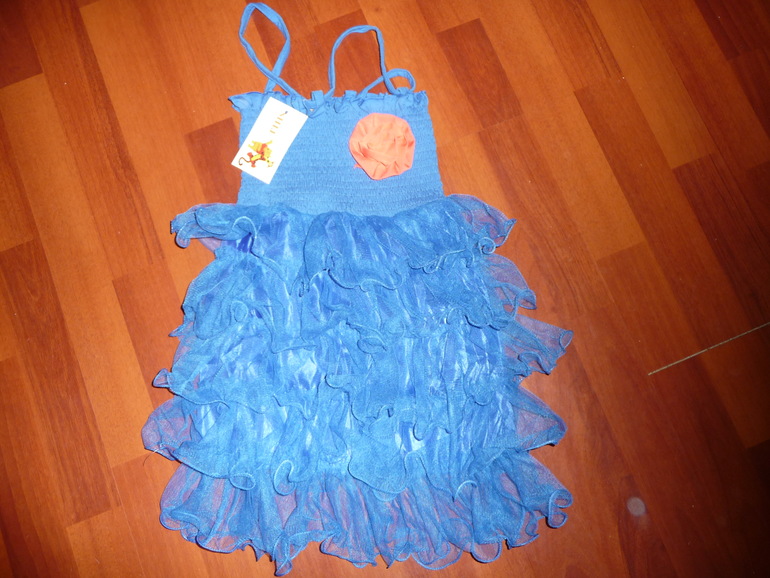 Пристрою одежду для девочек