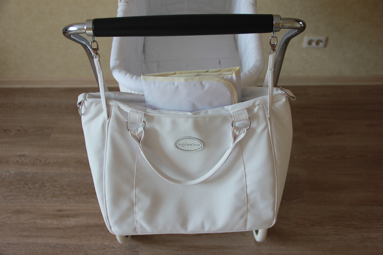 Inglesina Vittoria эко-кожа(белая) на шасси comfort piu