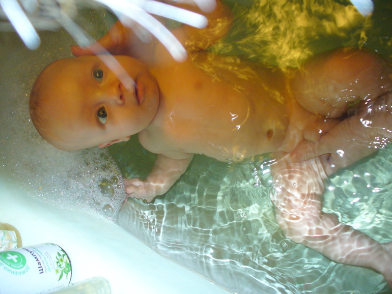 3 месяца!!!!! и наш первый снег))))