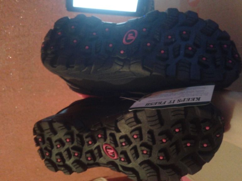 Сапоги MERRELL р-р30.новые с этикеткой, в коробке 2000 р с почтой.