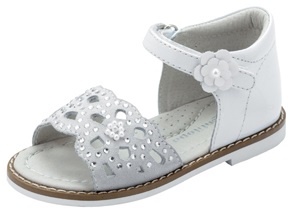 куплю босоножки и туфли на девочку