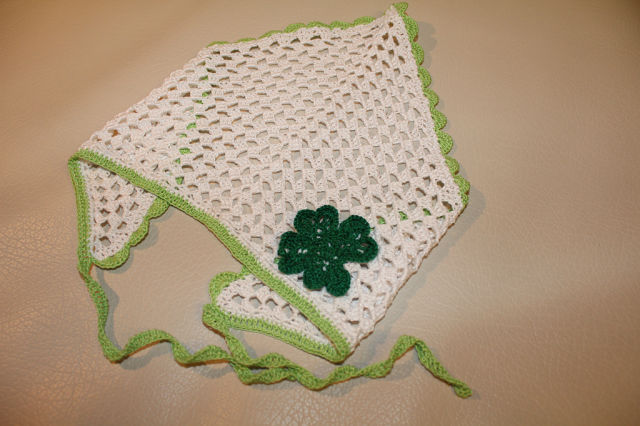 Летняя косыночка - не по сезону, но все же...