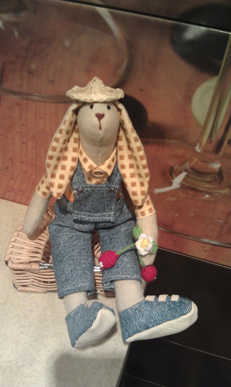 тильда, зайка с земляникой.