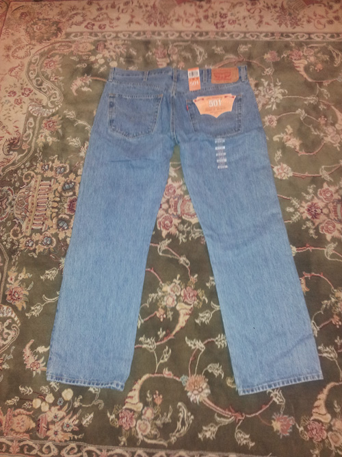 Новые джинсы Levis