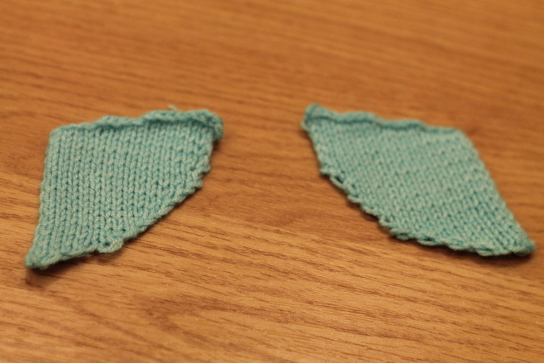 Кофта для доченьки вязанная спицами