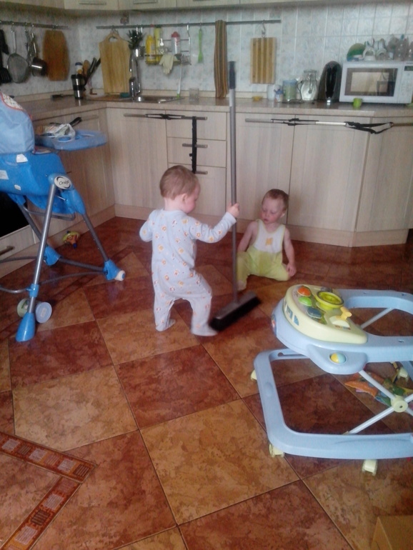 Лыжи для коляски . Как мы откатали прошлую зиму .