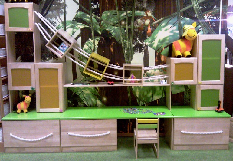 Натуральное дерево или все таки ДСП??