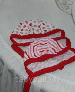 Комплект из двух чепчиков