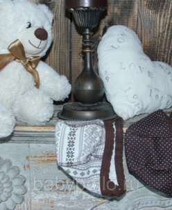 Комплект из двух чепчиков