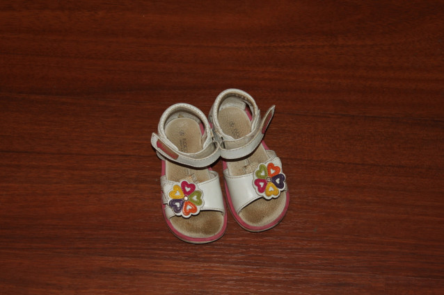 кожаные босоножки в идеальном состоянии