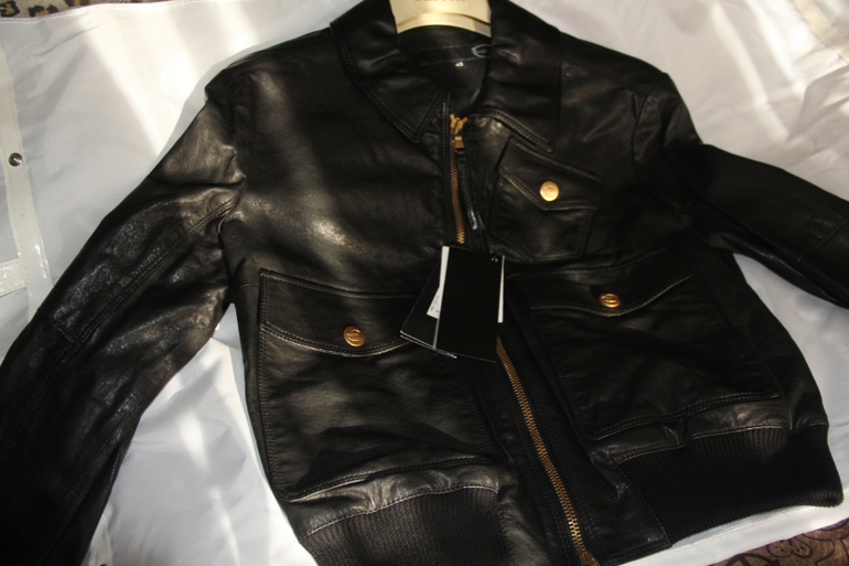 Куртки пуховые Liu Jo *** Just Cavalli *** Burbery *** DKNV ( все вещи оригинал , имеются голограммы и номера для проверки подлинности)