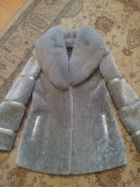 Шуба мутон с воротником из песца