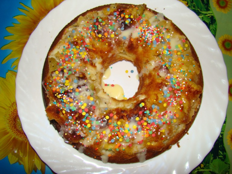 Шарлотка с яблоком и киви....
