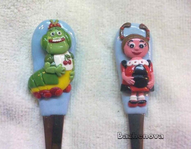 Сделала подружке, для её дочки, ложечки с любимыми персонажами)))