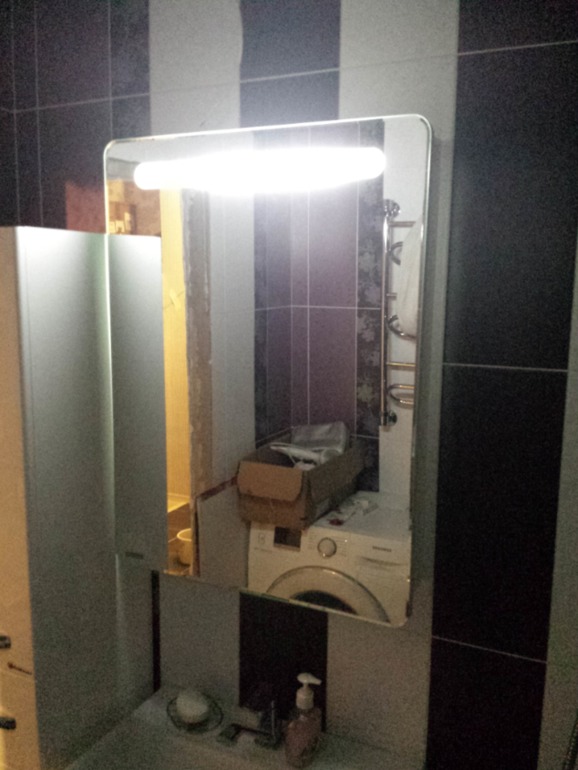 Продам НОВЫЙ зеркальный шкаф Америна 60