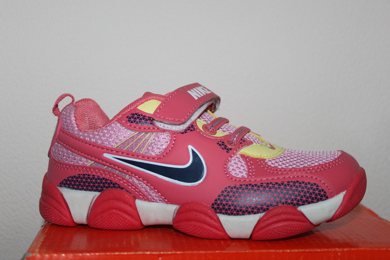 Кроссовки NIKE р.27,29,30,34 Цена 450 руб