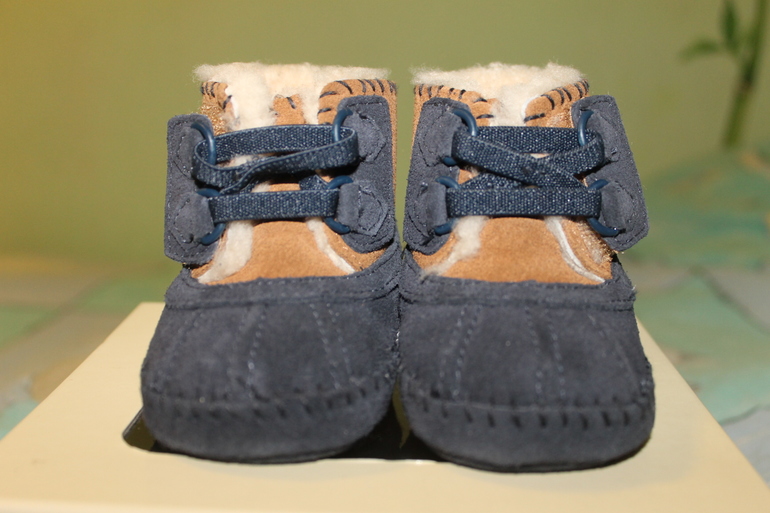 Новые UGG родные от 0 до 1 месяца в подарочной коробочке