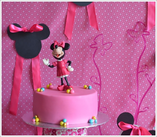 Minnie Mouse candy bar...