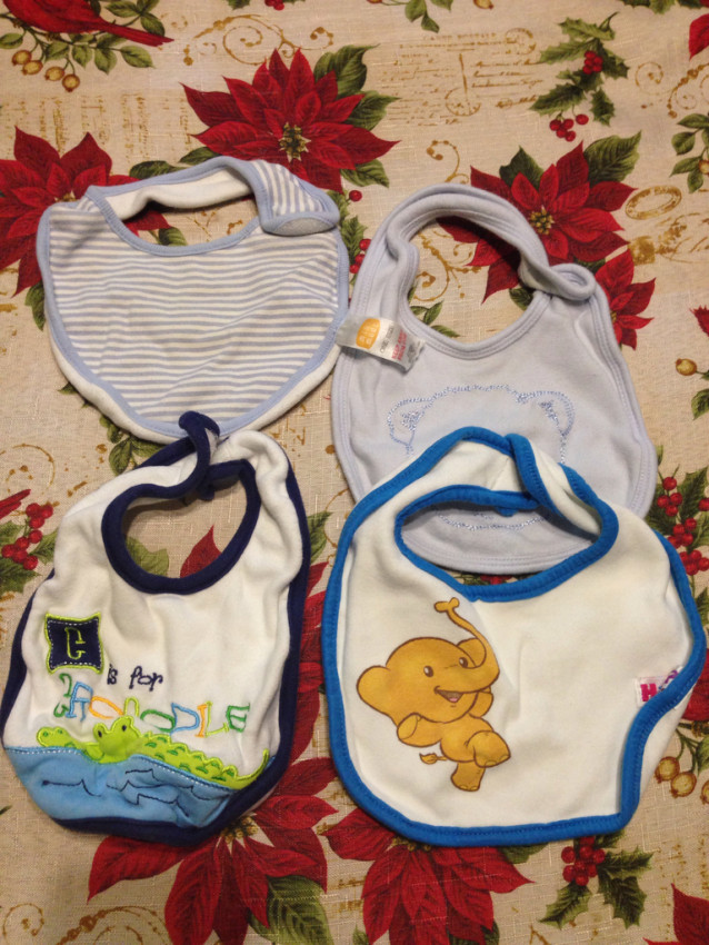 набор слюнявчиков 4 шт