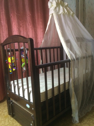 Детская кроватка