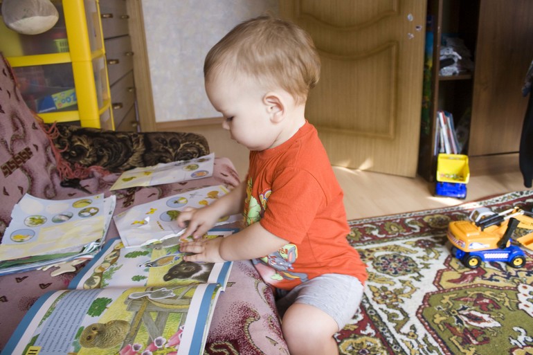 Книжки с наклейками