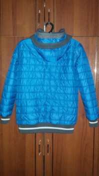Продам осеннюю куртку для мал рост 170 см недорого