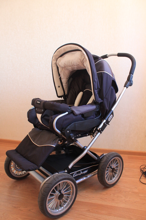 Продам Emmaljunga city cross plus korg 18000. Добавила реальные фото.
