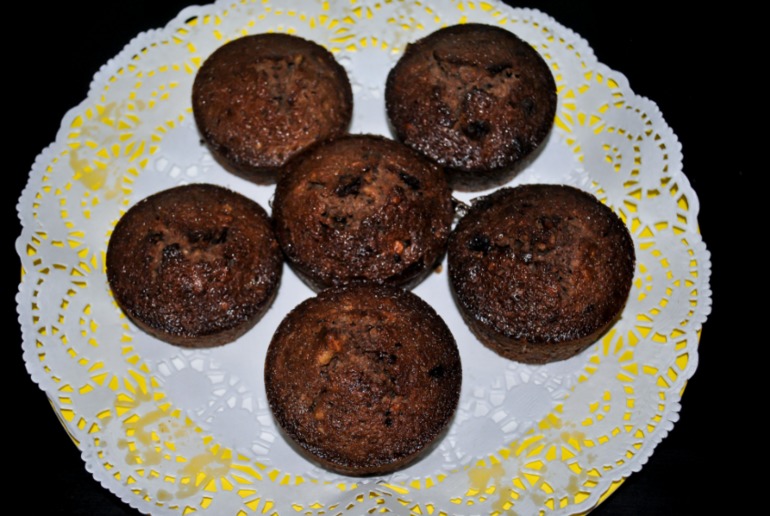 Готовим с детьми. Капкейки с изюмом и орехами.