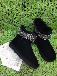 УГГИ (UGG)