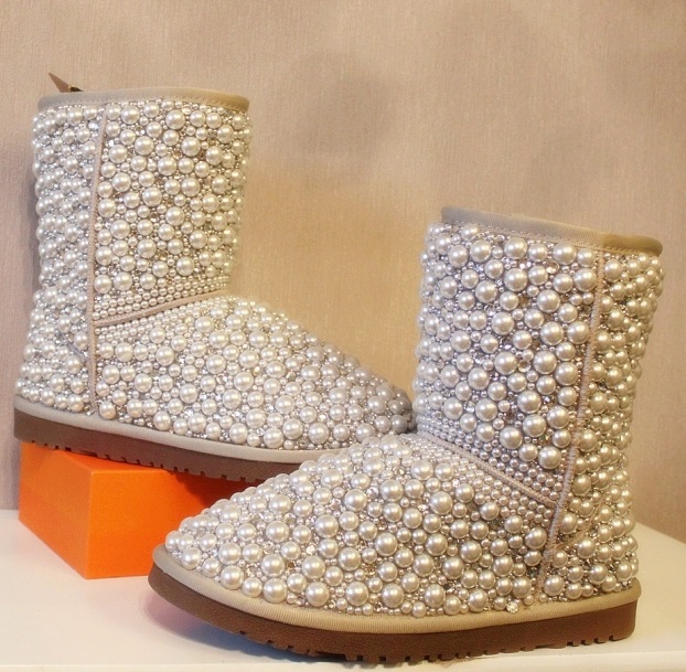 Новые угги UGG со стразами и бусинами р-р 39-40