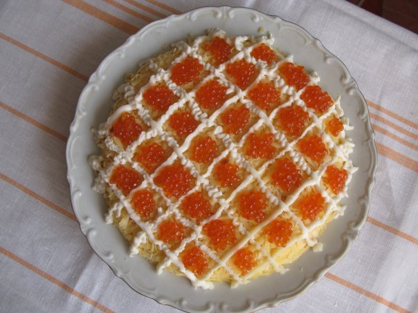 Салат с сёмгой (слоёный)