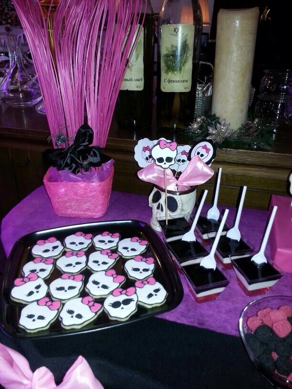 Candy bar monster high